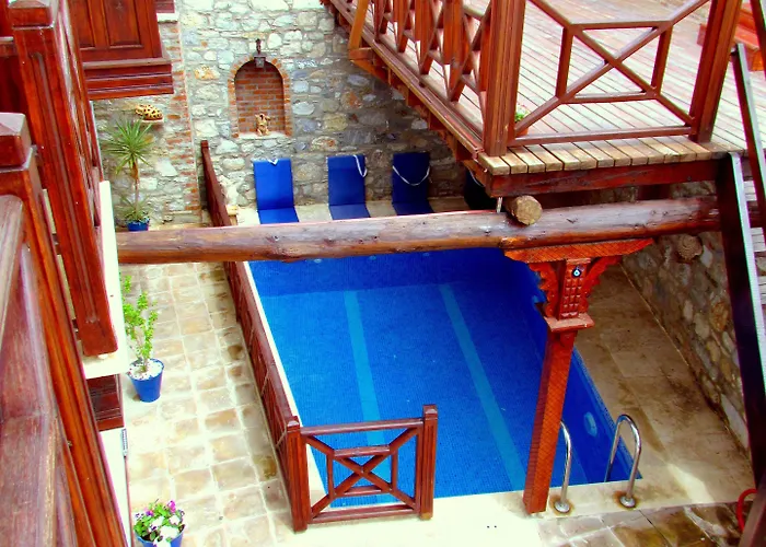 Amazon Petite Palace 4*