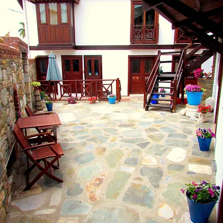 Πανσιόν Amazon Petite Palace 4*