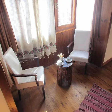 בית הארחה Amazon Petite Palace 4*