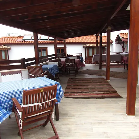 Πανσιόν Amazon Petite Palace 4*