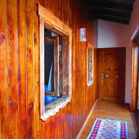 Amazon Petite Palace Σελτσούκ