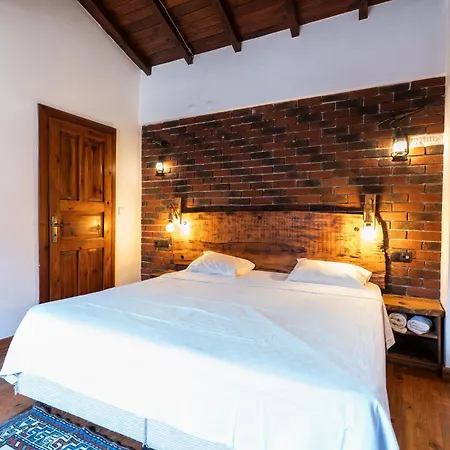 Amazon Petite Palace Pensiune