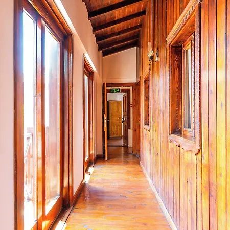 Amazon Petite Palace Πανσιόν 4*