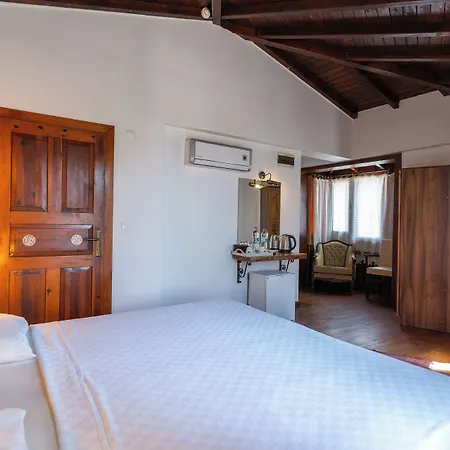 Amazon Petite Palace Σελτσούκ