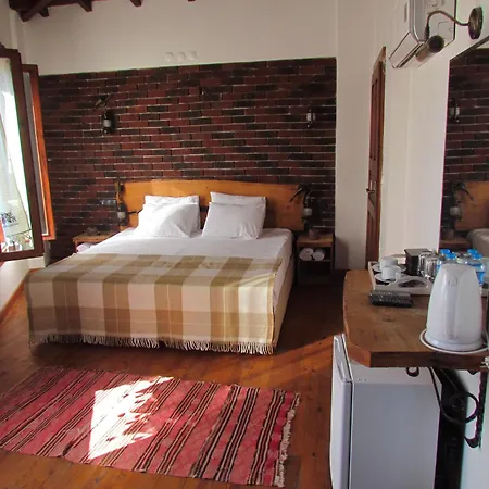 Amazon Petite Palace Penzion