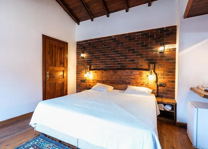 Amazon Petite Palace Pensiune