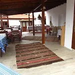 Amazon Petite Selcuk