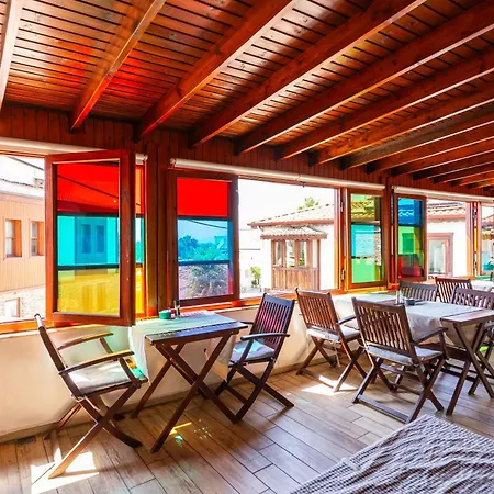 Гостевой дом Amazon Petite Palace