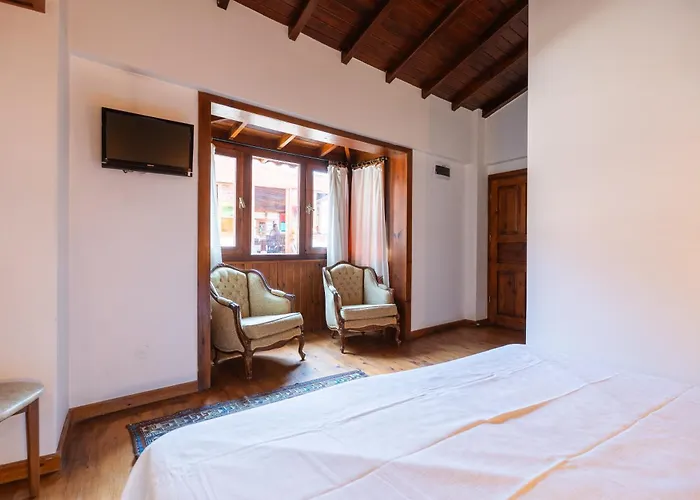 Гостевой дом Amazon Petite Palace