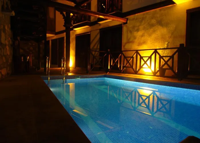 Amazon Petite Palace 4*